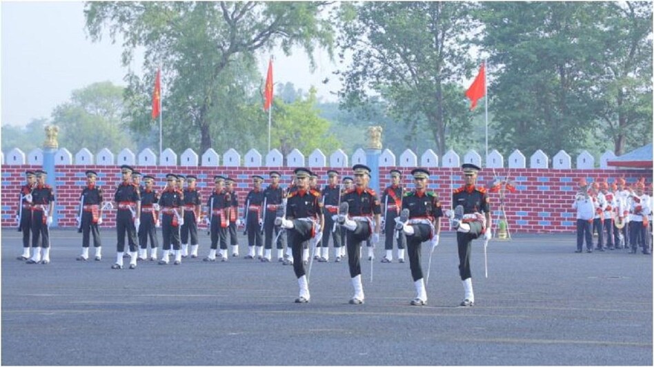 गया: OTA की 21वीं पासिंग आउट परेड, देश को मिले 64 जांबाज सैन्य अधिकारी - 21st passing out parade of gaya officers training academy 64 army officers are ready to serve country lclt - AajTak