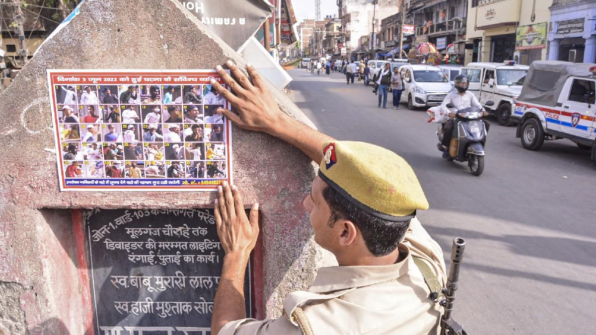 कानपुर कमिश्नरेट पुलिस ने आज ही पत्थरबाजों का पोस्टर लगाया था और आज ही 2 गिरफ्तार हो गए.