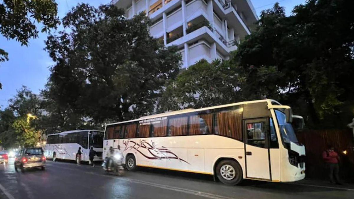 विधायकों को रिसॉर्ट में किया जा रहा शिफ्ट