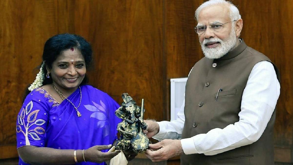 पीएम मोदी के साथ तेलंगाना की राज्यपाल तमिलिसाई सुंदरराजन (फाइल फोटो)