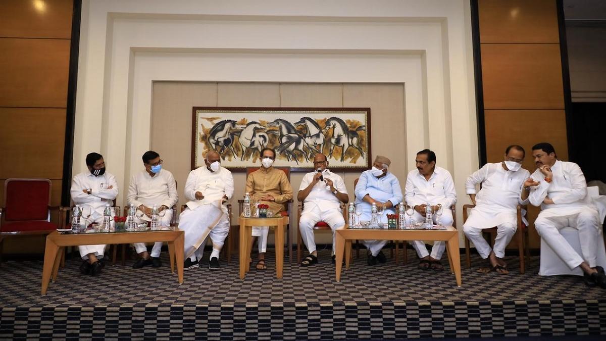 2019 में उद्धव ठाकरे के नेतृत्व में सरकार के गठन के बाद एमवीए की ये पहली बड़ी बैठक थी.