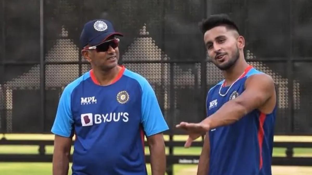 उमरान मलिक (RIght)