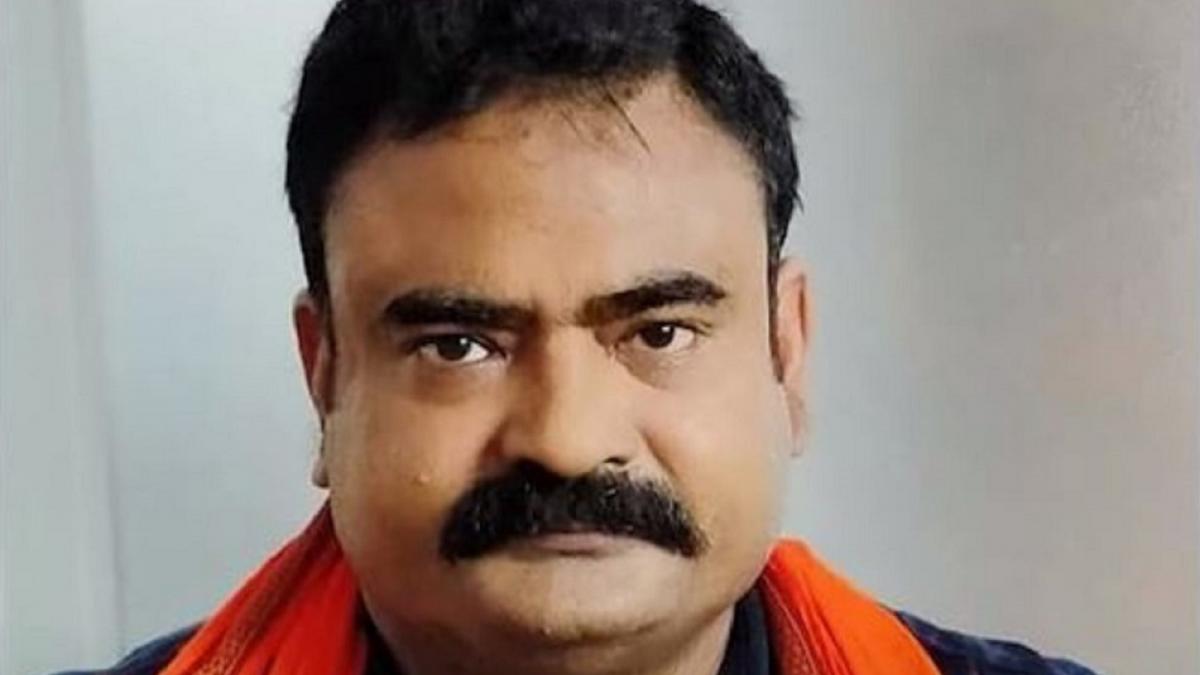 गुरु रहमान के कोचिंग पर पुलिस का छापा