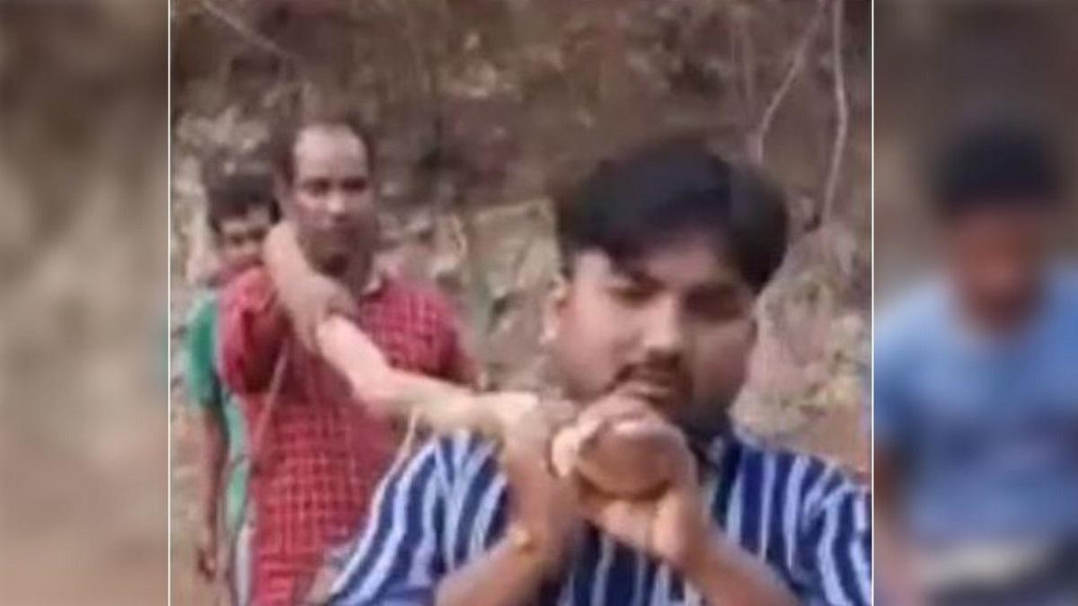 एंबुलेंस कर्मचारियों का वीडियो हुआ वायरल.