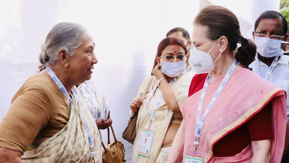 Opposition's vice president candidate Margaret Alva: मार्गरेट अल्वा 30 साल तक सांसद रहीं, उत्तराखंड-राजस्थान में 5 साल रहीं राज्यपाल - Vice Presidential Election Margaret Alva joint ...