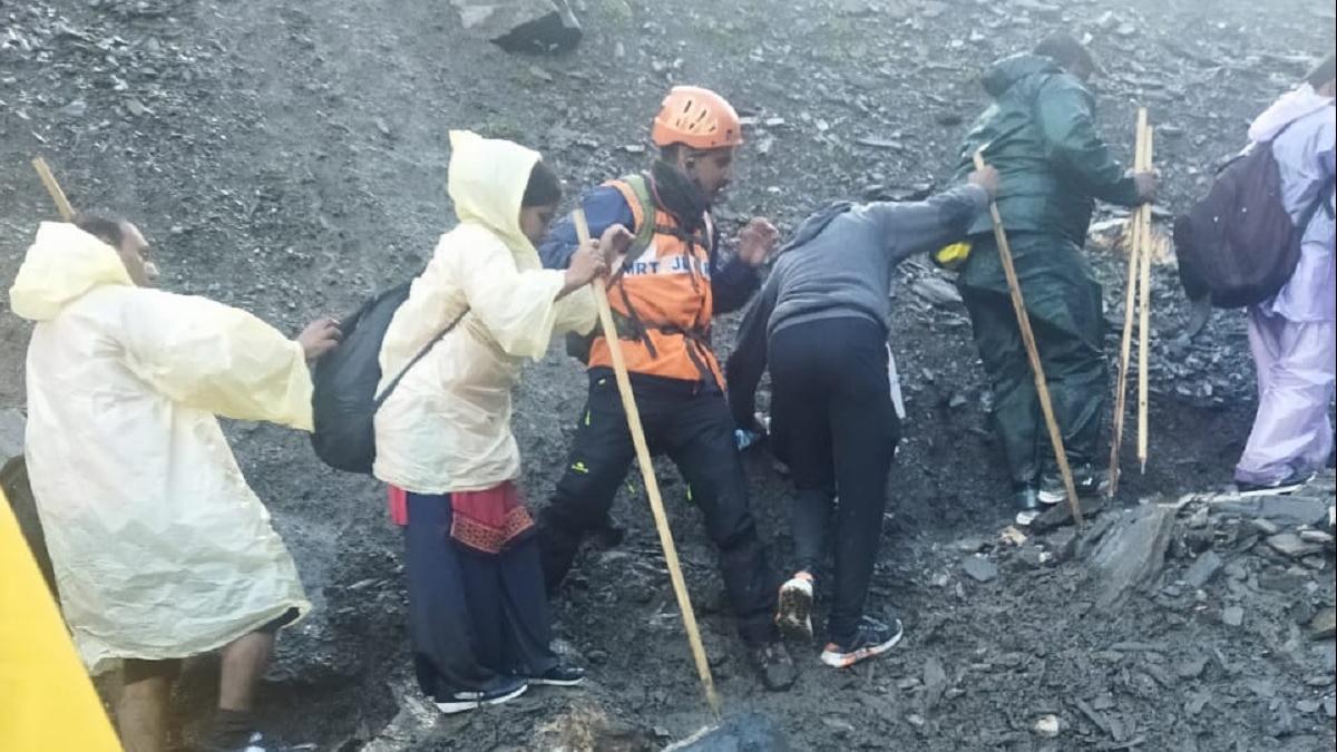 NDRF के जवानों ने किया रेस्क्यू