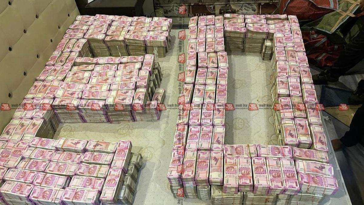 अर्पिता मुखर्जी के घर से बरामद कैश