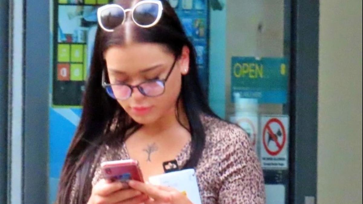 बर्थडे पर लड़की ने शराब पी, फिर नशे में पुलिस ऑफिसर से की ऐसी हरकत, हुई अरेस्ट!