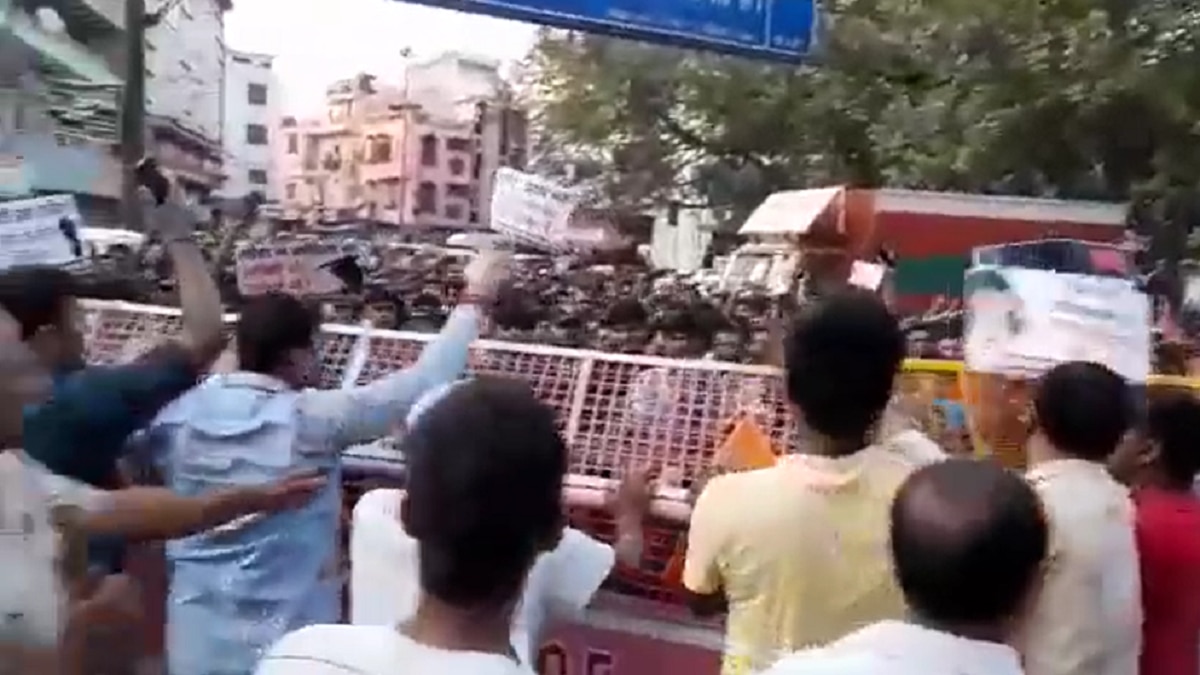 गांधीनगर में हंगामा