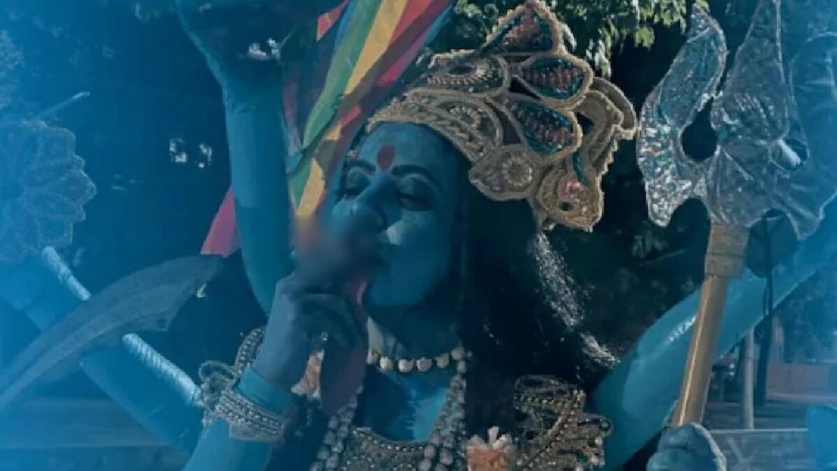 काली के पोस्टर पर विवाद