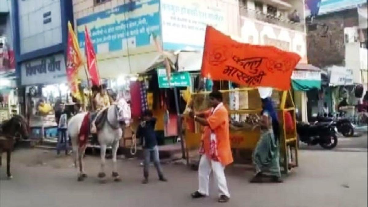 हार के बाद भी प्रत्याशी ने निकाला जुलूस