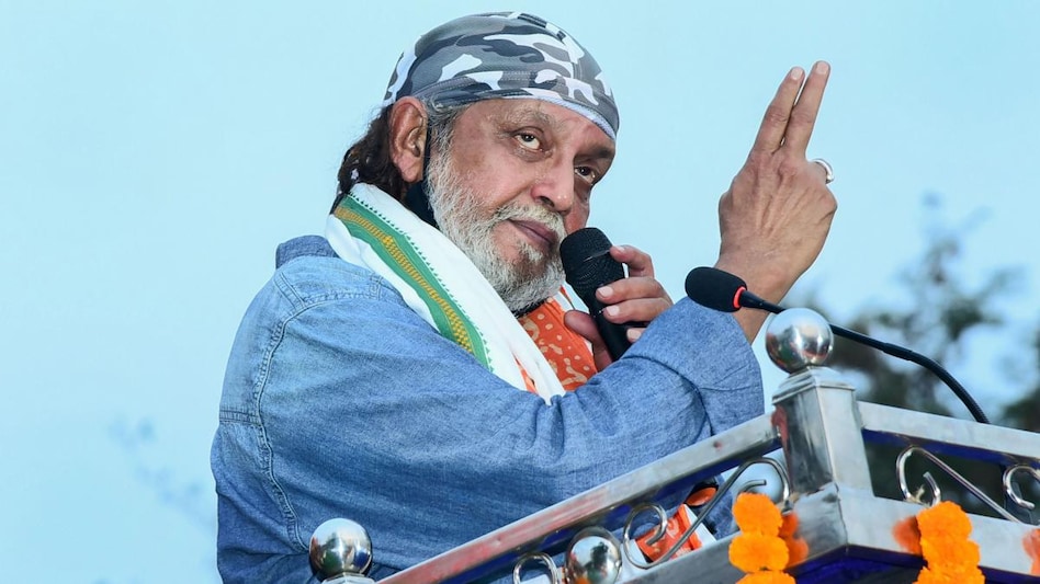 Bengal actor, Mithun Chakraborty, projapoti movie, viral picture TMC के 38 विधायक BJP के संपर्क में...', मिथुन चक्रवर्ती का बड़ा दावा - Mithun Chakraborty says 38 TMC MLA in contact with BJP west bengal NTC - AajTak