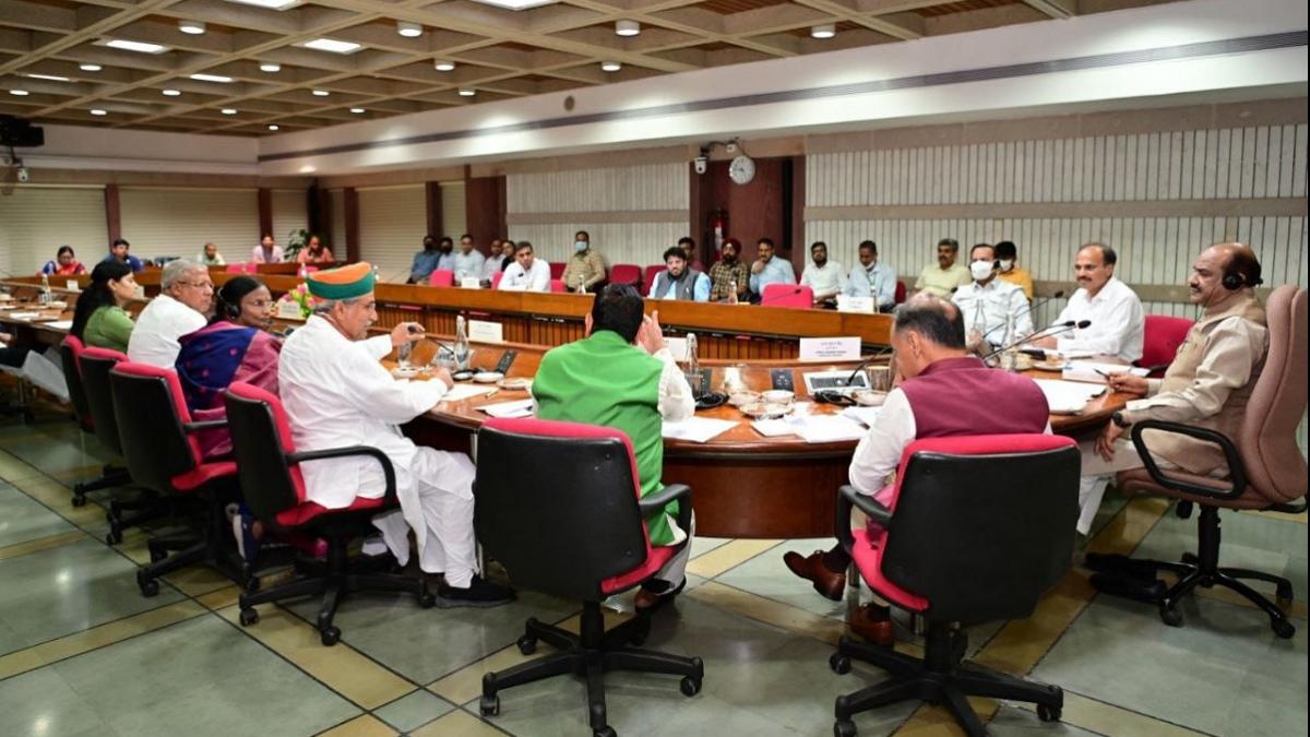 स्पीकर ओम बिरला की अध्यक्षता में सर्व दलीय बैठक बुलाई गई थी.