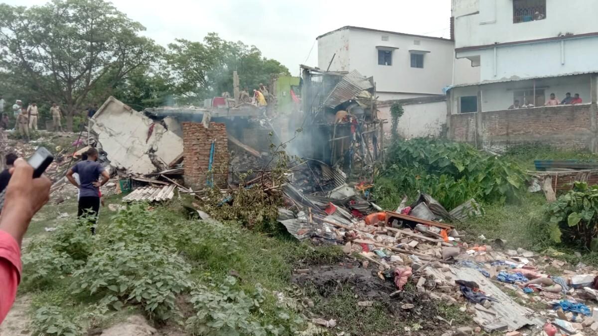 छपरा में मस्जिद के पास घर में विस्फोट, एक परिवार के पांच की मौत, दो इलाजरत