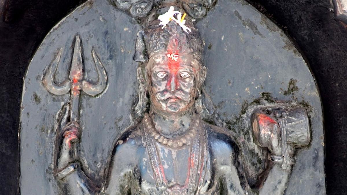 घर में शनि की पूजा के वक्त ये एक गलती आपको कर सकती है कंगाल (Photo: Getty Images)