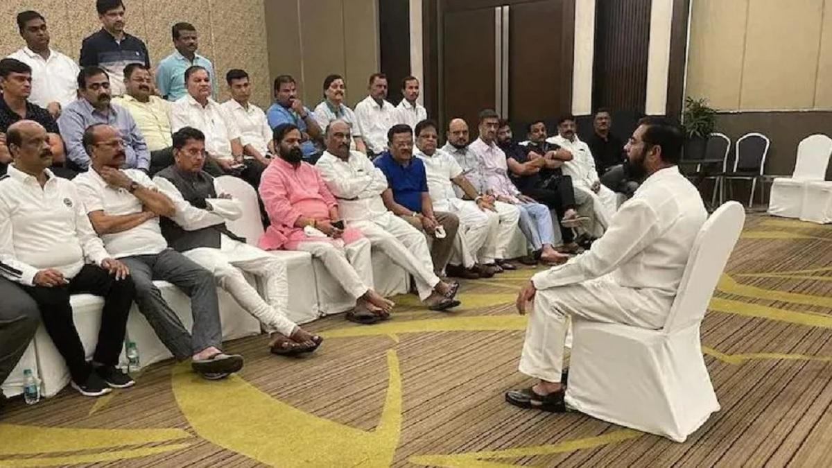 गोवा: जिस होटल में ठहरे थे शिवसेना के बागी, गलत पहचान बताकर रुके थे महिला-पुरुष, गिरफ्तार