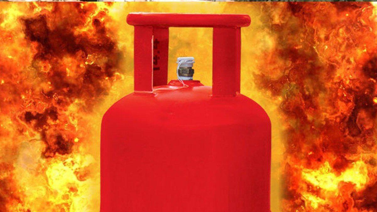 सिलेंडर में ब्लास्ट में चार महिलाओं की मौत. (Representational image)