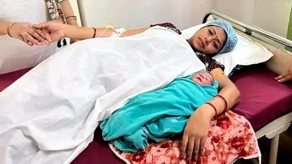 रामगढ़ MLA ने दिया बच्चे को जन्म. 