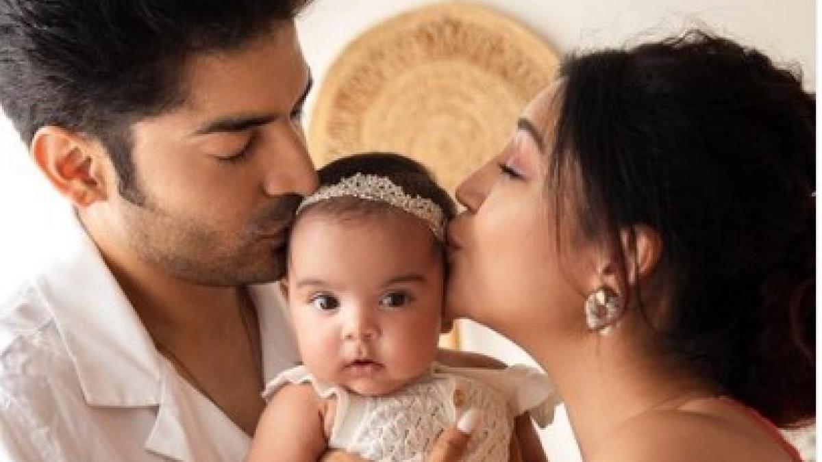 गुरमीत चौधरी-देबीना बनर्जी अपनी बेटी के साथ