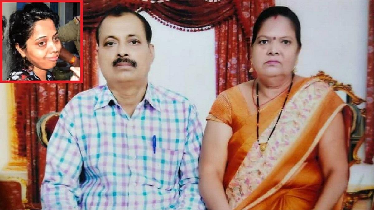 कातिल बेटी कोमल ने पुलिस को चकमा देने की नाकाम कोशिश की थी