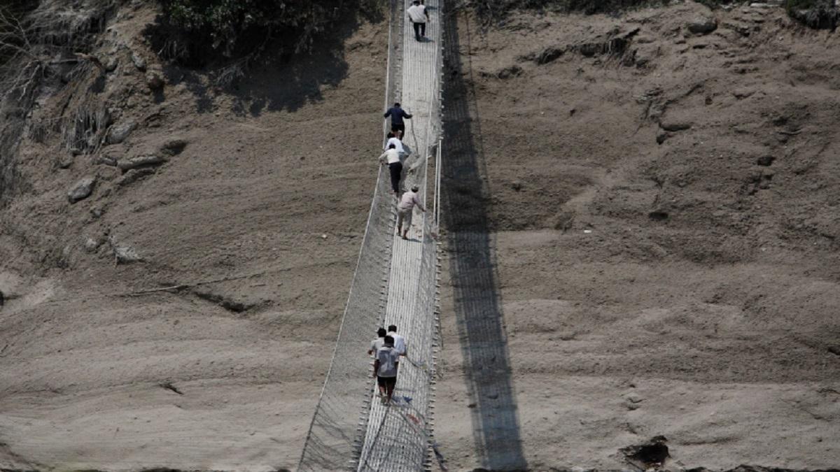 चीन से झटका लगा तो नेपाल को भारत ने दिया सहारा, ऐसे कर रहा मदद