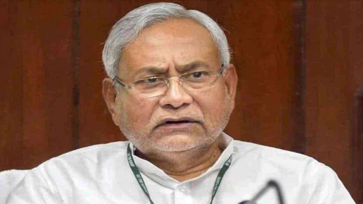 Bihar: जहरीली शराब से मौत पर बैकफुट पर नीतीश सरकार, मंत्री की सफाई से भड़के विपक्षी नेता - Nitish government on backfoot over death due to toxic liquor in bihar opposition leaders