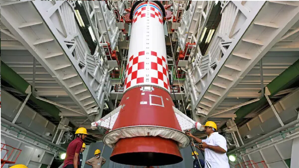 SSLV को आज लॉन्च किया जाएगा (फोटो: ISRO)
