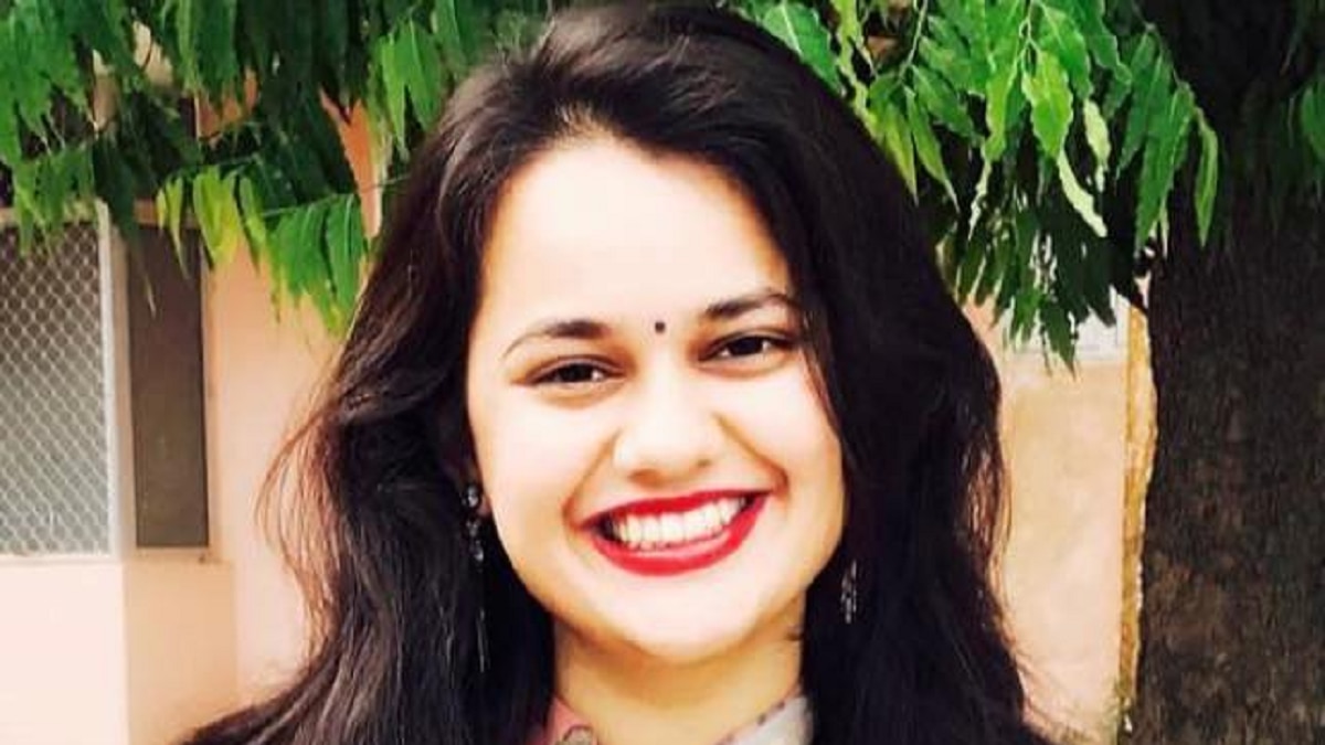 बेहद खूबसूरत तस्वीरें शेयर कर IAS Tina Dabi ने 16 लाख फैन्स से पूछा ये सवाल - IAS Tina Dabi shared Jaisalmer photos Instagram users giving hilarious answers Tsty - AajTak