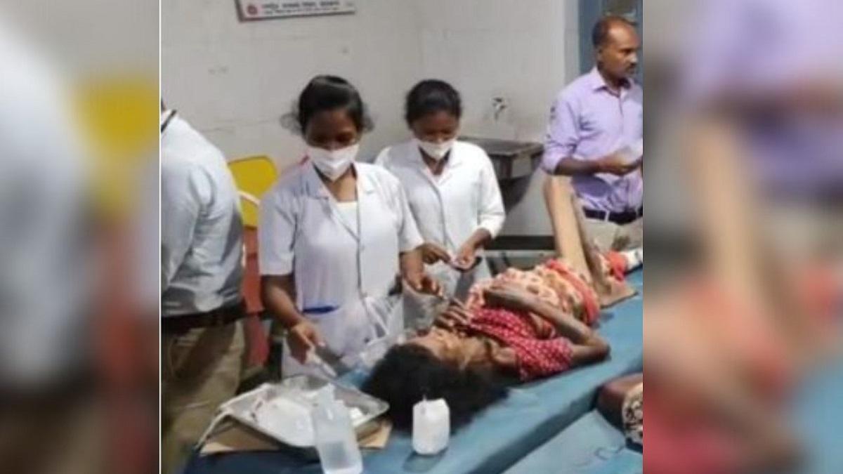 गंभीर रूप से घायल तीसरी महिला का चल रहा इलाज.