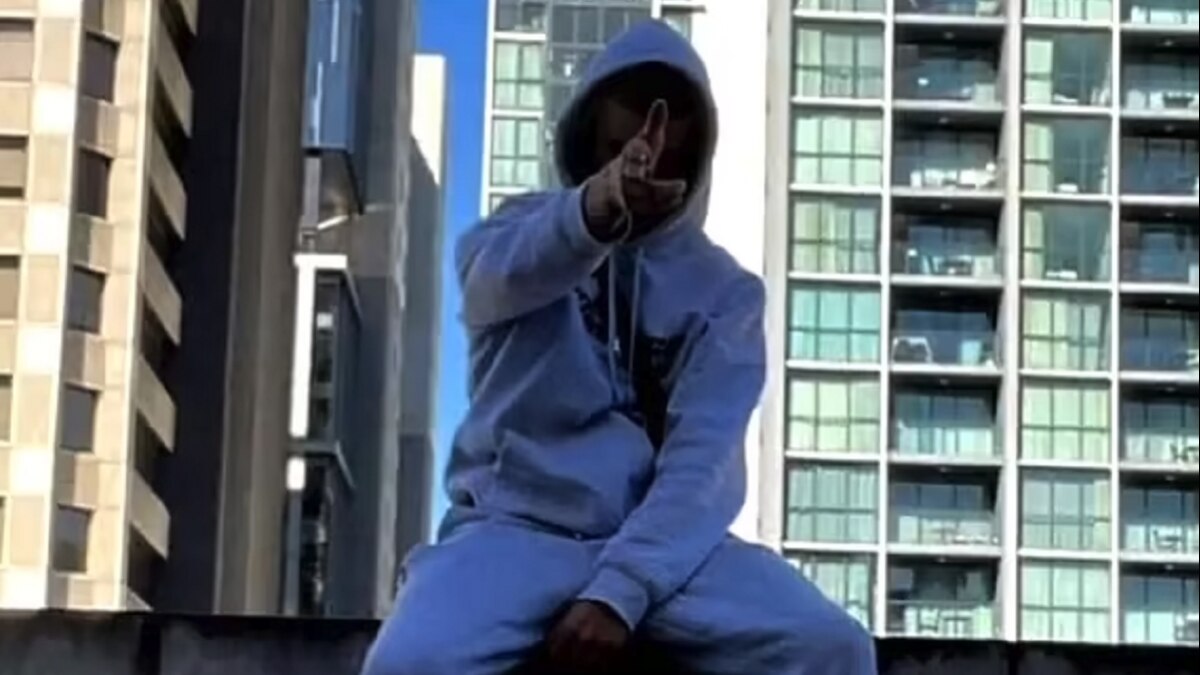 पुलिस कर रही थी पीछा... 200 KM/H की स्पीड से कार भगा रहा था चोर!