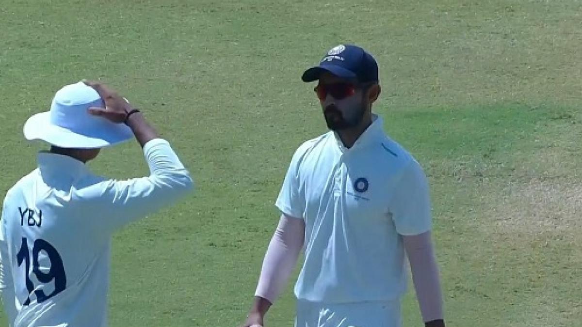 Yashasvi Jaiswal: यशस्वी जायसवाल को स्लेजिंग करना पड़ा भारी, कप्तान अजिंक्य रहाणे ने मैदान से किया बाहर, Video