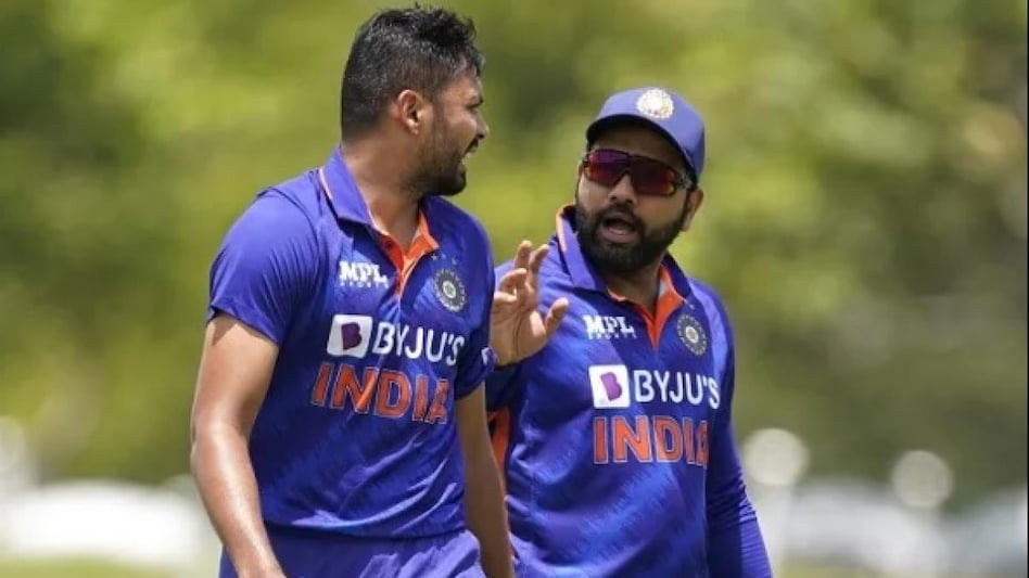 Avesh Khan In Team India: IPL के स्टार बॉलर आवेश खान के खराब प्रदर्शन से  बढ़ी टीम इंडिया की टेंशन, लगातार लुटवा रहे रन - avesh khan expensive bowler  for team india