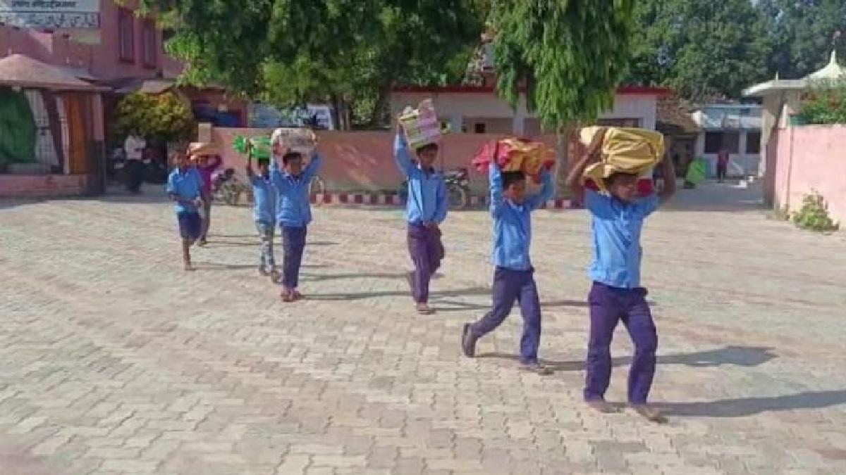 बिहार: नौनिहालों के साथ खिलवाड़, बच्चों से कराया 'मजदूरों का काम', दो हेडमास्टर निलंबित