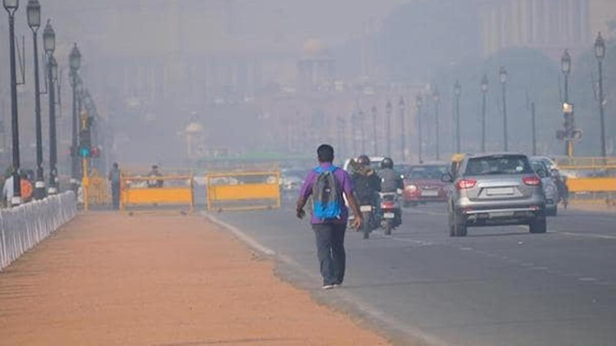 Delhi Rains: दिल्ली के आसमान में बादलों का डेरा, लेकिन बारिश पर क्या है अपडेट? IMD ने बताया