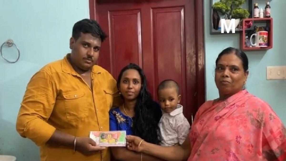 लॉटरी जीतने वाला ऑटो ड्राइवर अनूप