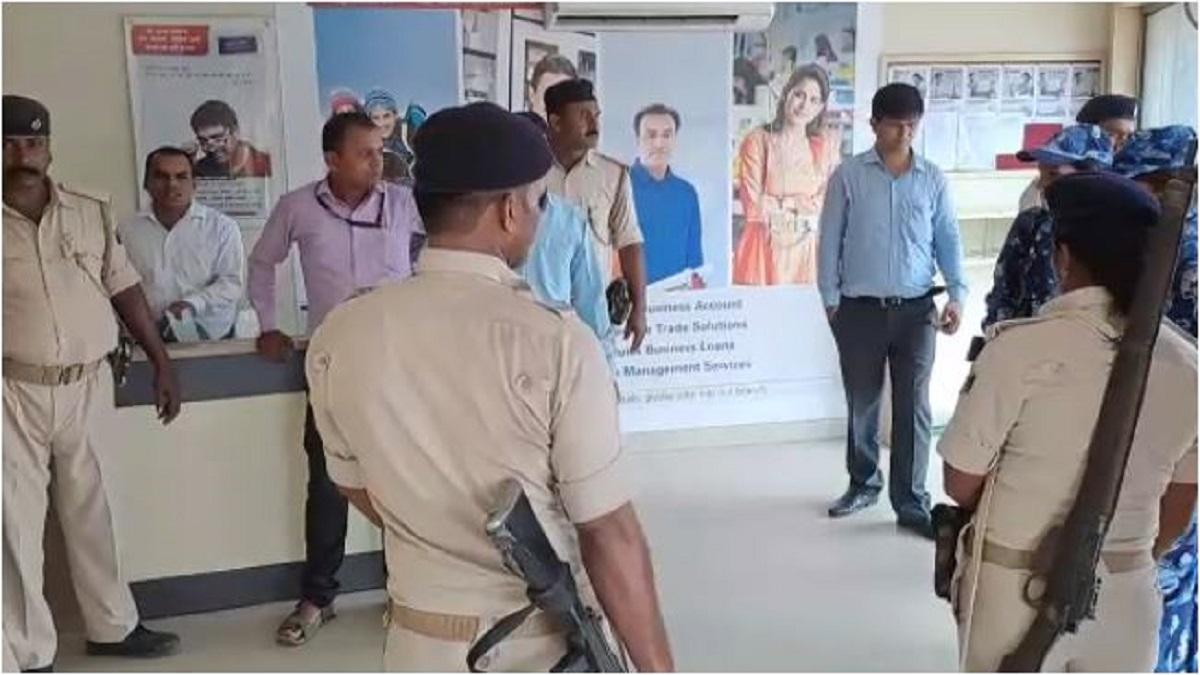 सीसीटीवी में कैद हुई बदमाशों की करतूत.