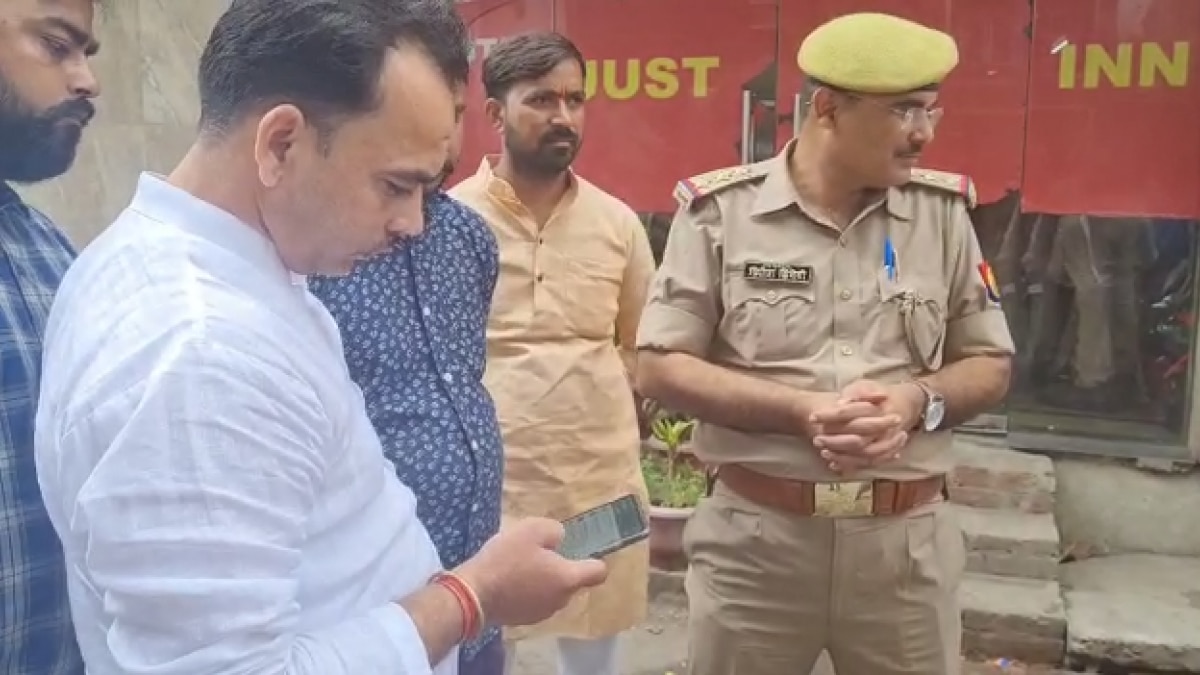 मौके पर पहुंची पुलिस