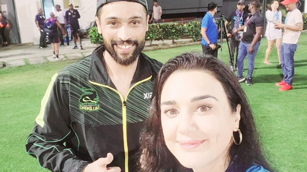 Mohammad Amir and Preity Zinta (Twitter)