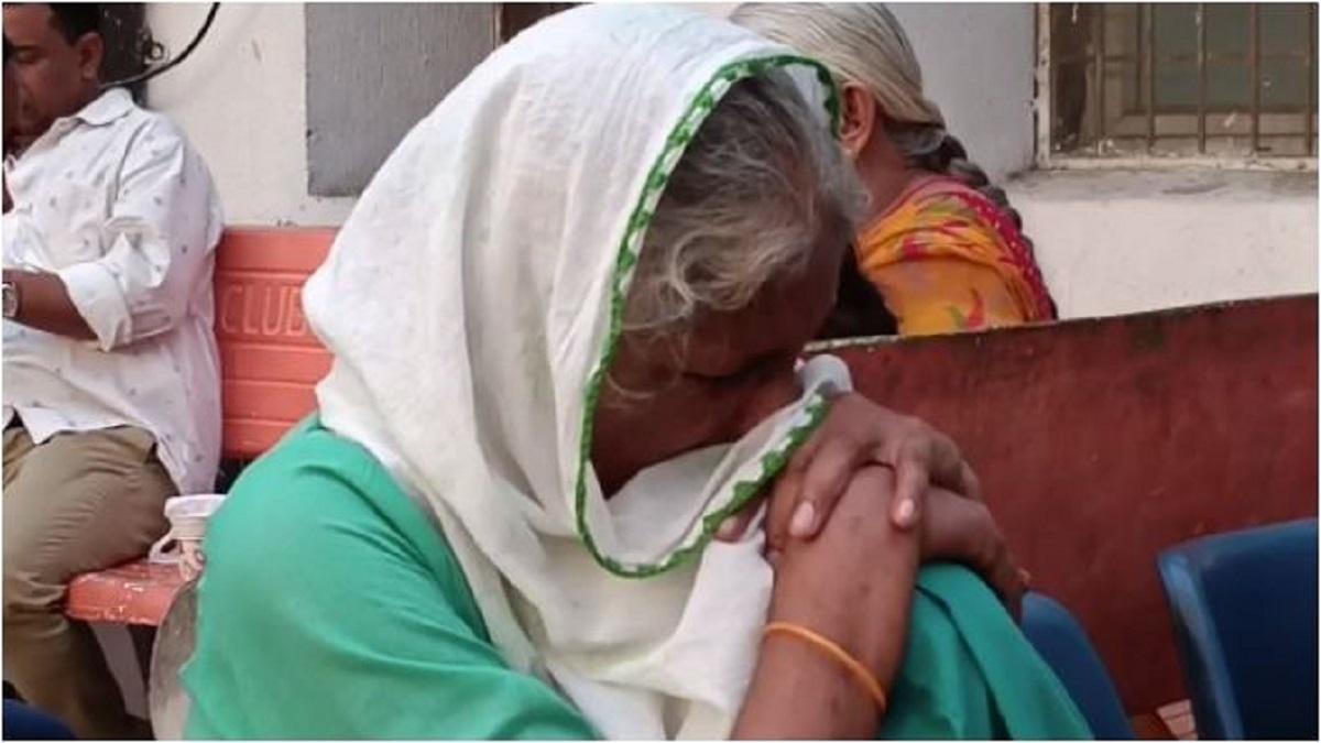 मृतक की मां का रो-रोकर बुरा हाल.