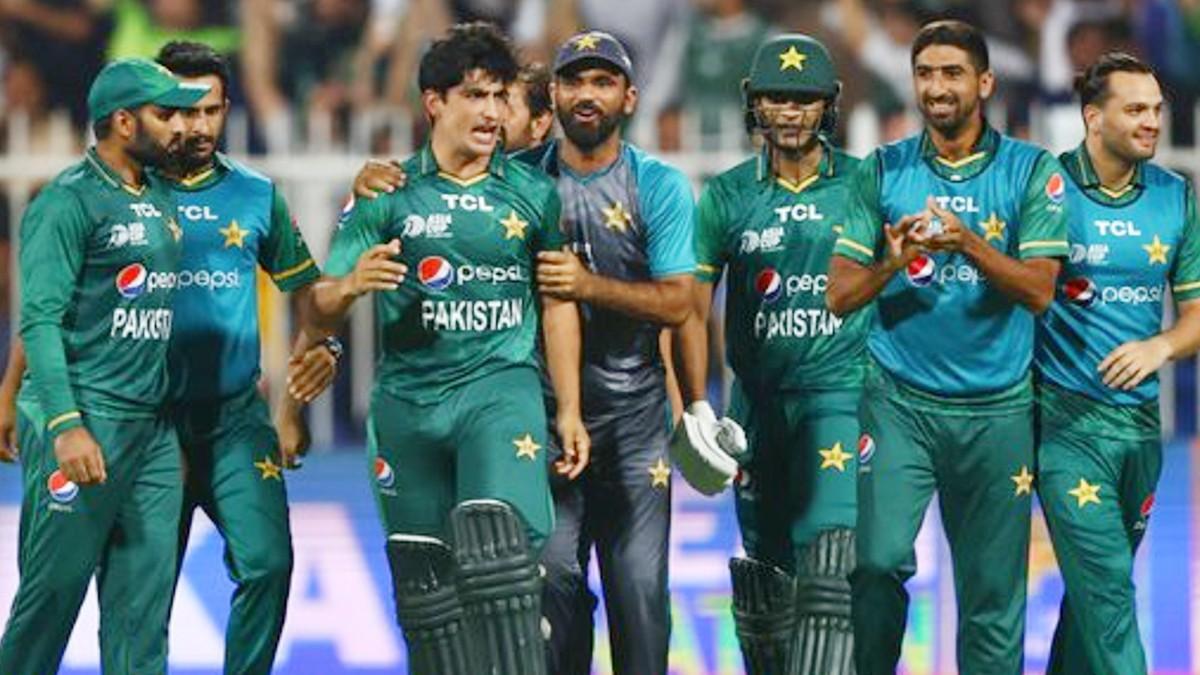 Naseem Shah and PAK Team (Twitter)