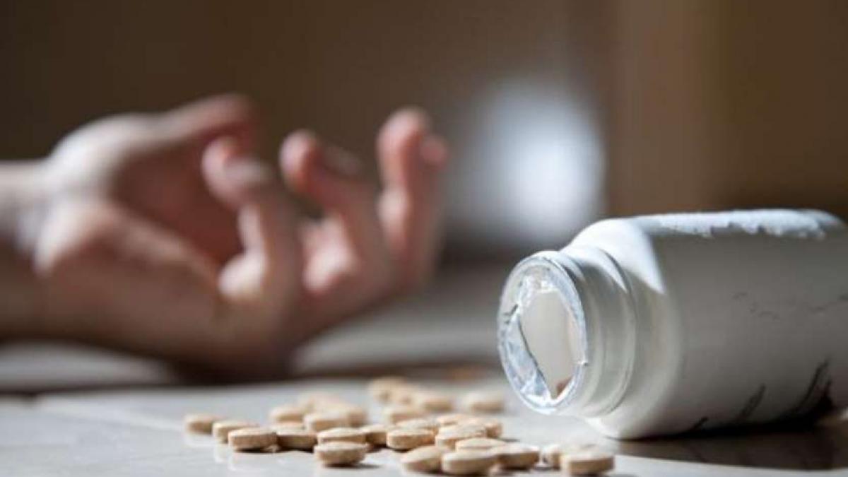 MP: सैलरी नहीं दी, फिर नौकरी से निकाला... फैक्ट्री के बाहर 7 कर्मचारियों ने खाया जह