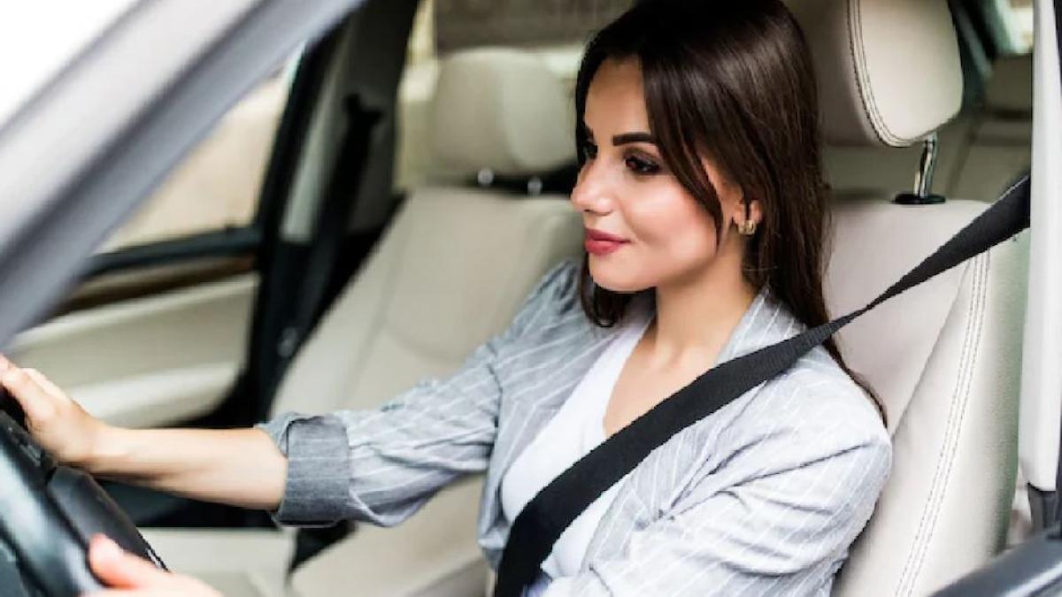 ड्राइविंग सीट पर हैं या पीछे... अब हर किसी को कार में लगानी होगी सीट बेल्ट, केंद्र सरकार का बड़ा फैसला