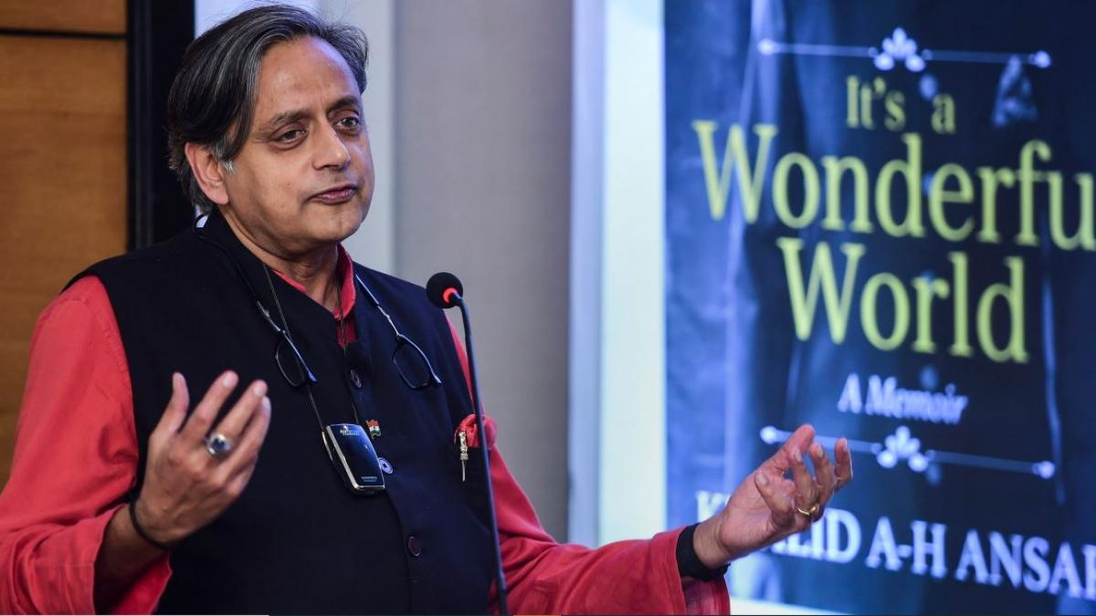 शशि थरूर कांग्रेस अध्यक्ष पद की रेस में (फोटो- पीटीआई)