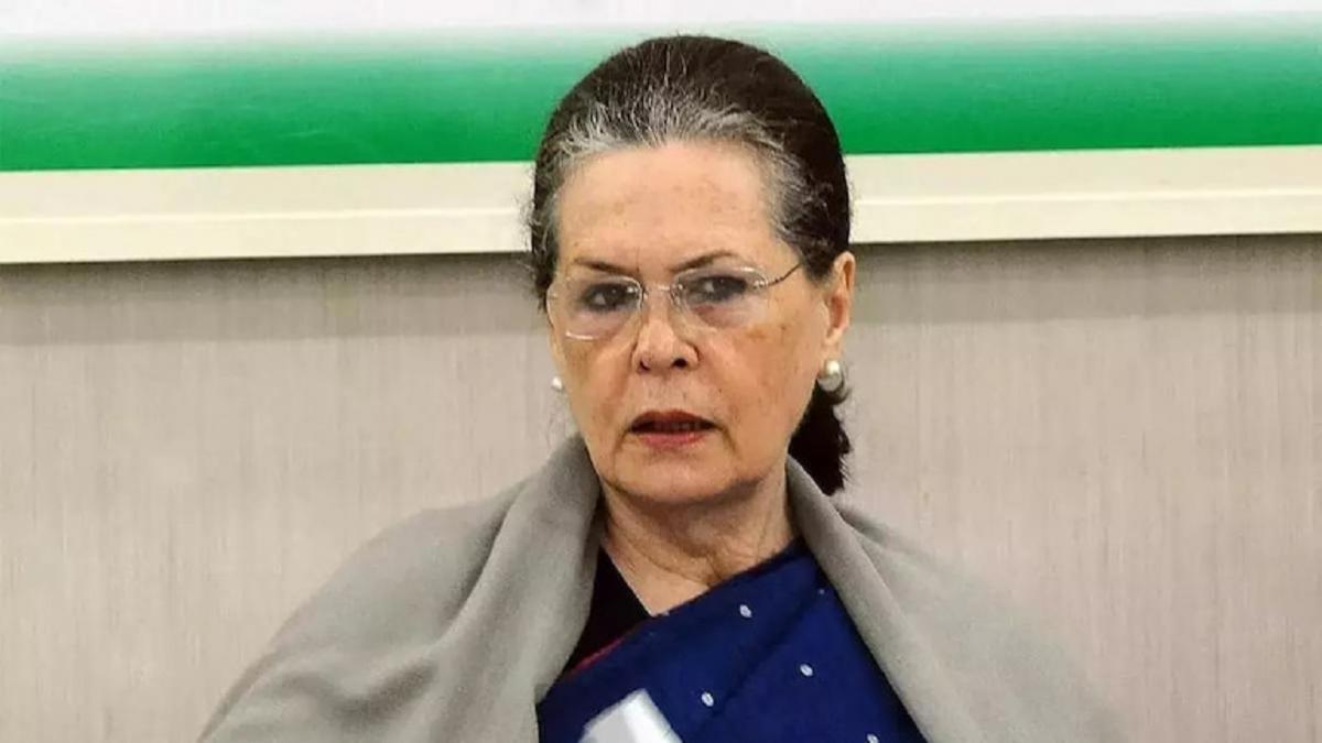कांग्रेस की अंतरिम अध्यक्षा सोनिया गांधी.