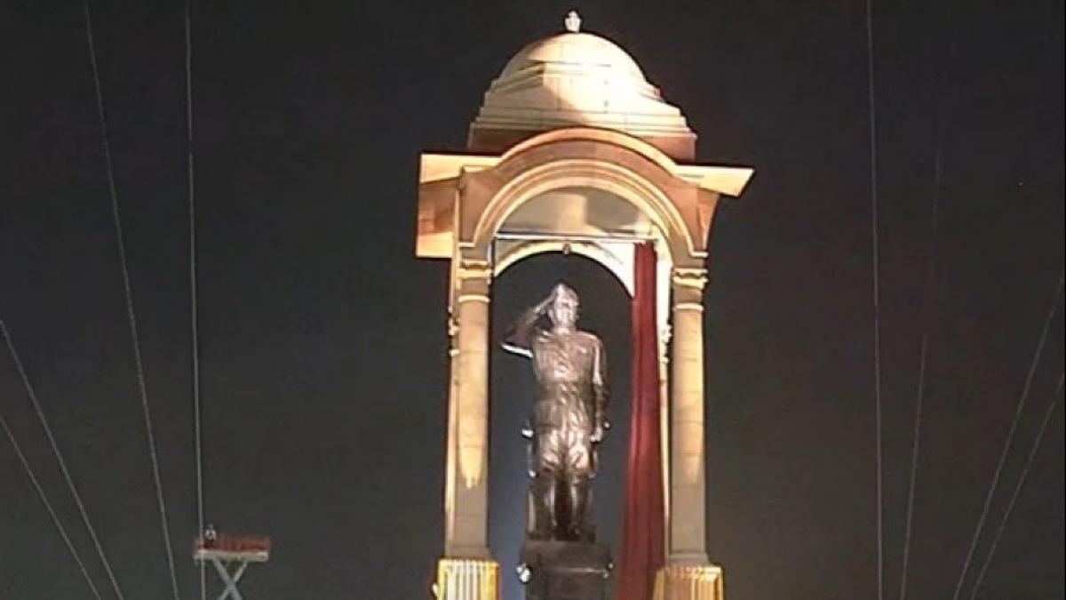 100 साल तक मजबूती से खड़ी रहेगी नेताजी की मूर्ति