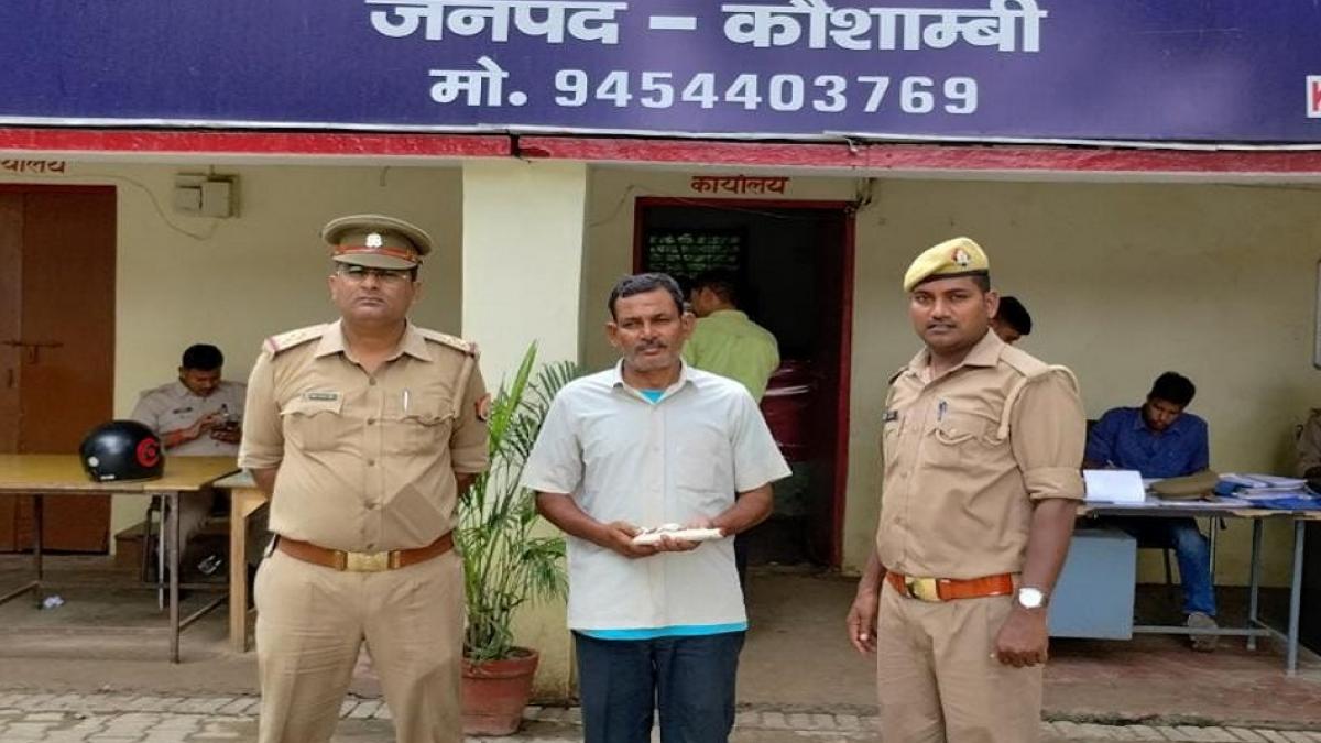 UP: 'घर बैठने से अच्छा है काम करो', इतना कहते ही बेटे ने पिता को पहुंचा दिया जेल