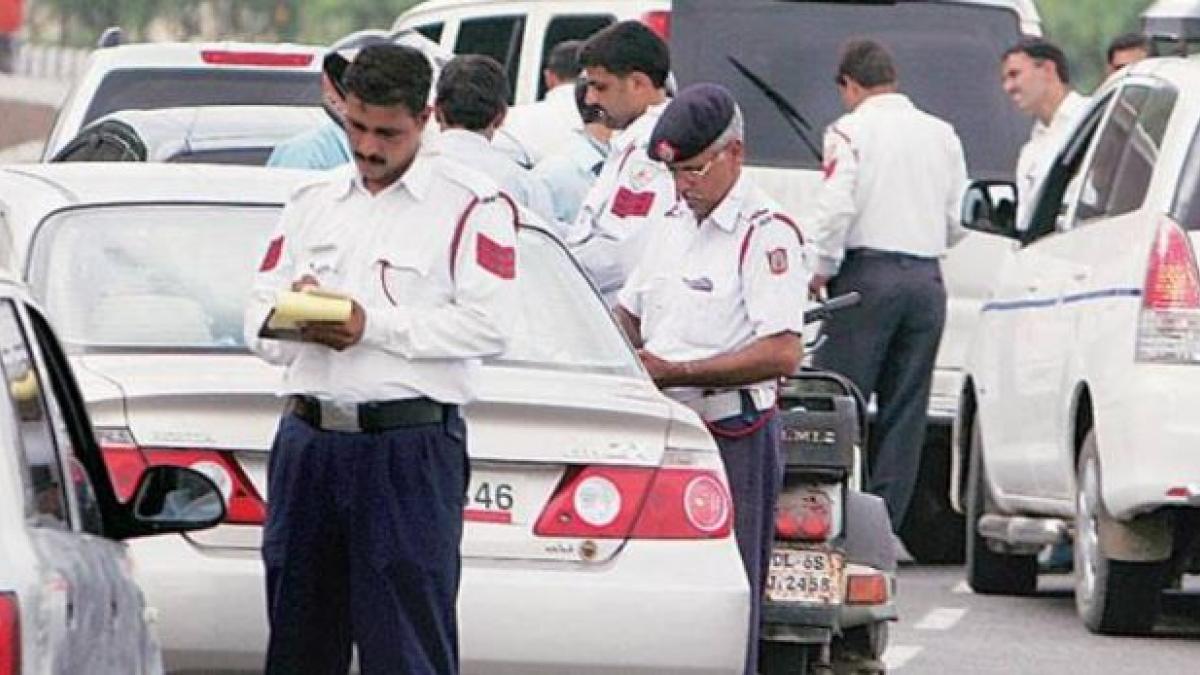 कार का शीशा गंदा होने पर कटेगा चालान? 