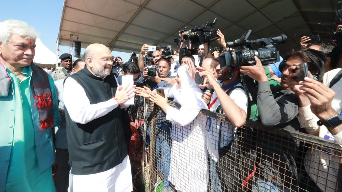 अमित शाह ने राजौरी और बारामूला में रैली को संबोधित किया 