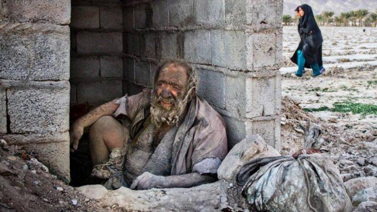 सड़ा गोश्त खाना और 'कब्र' में रहना, ऐसे जीता था दुनिया का सबसे गंदा आदमी