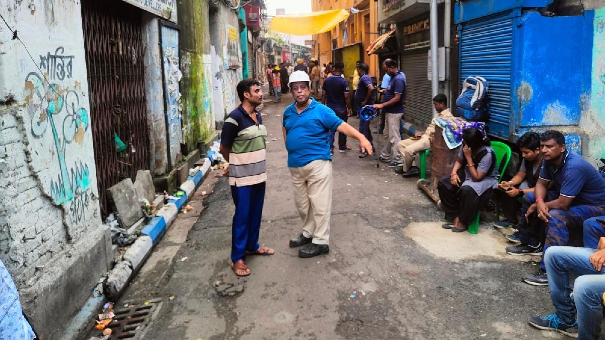 कोलकाता में मेट्रो निर्माण कार्य से कई घरों को नुकसान